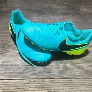 Nike Kids Soccer Cleats/Shoes in Teal and Yellow